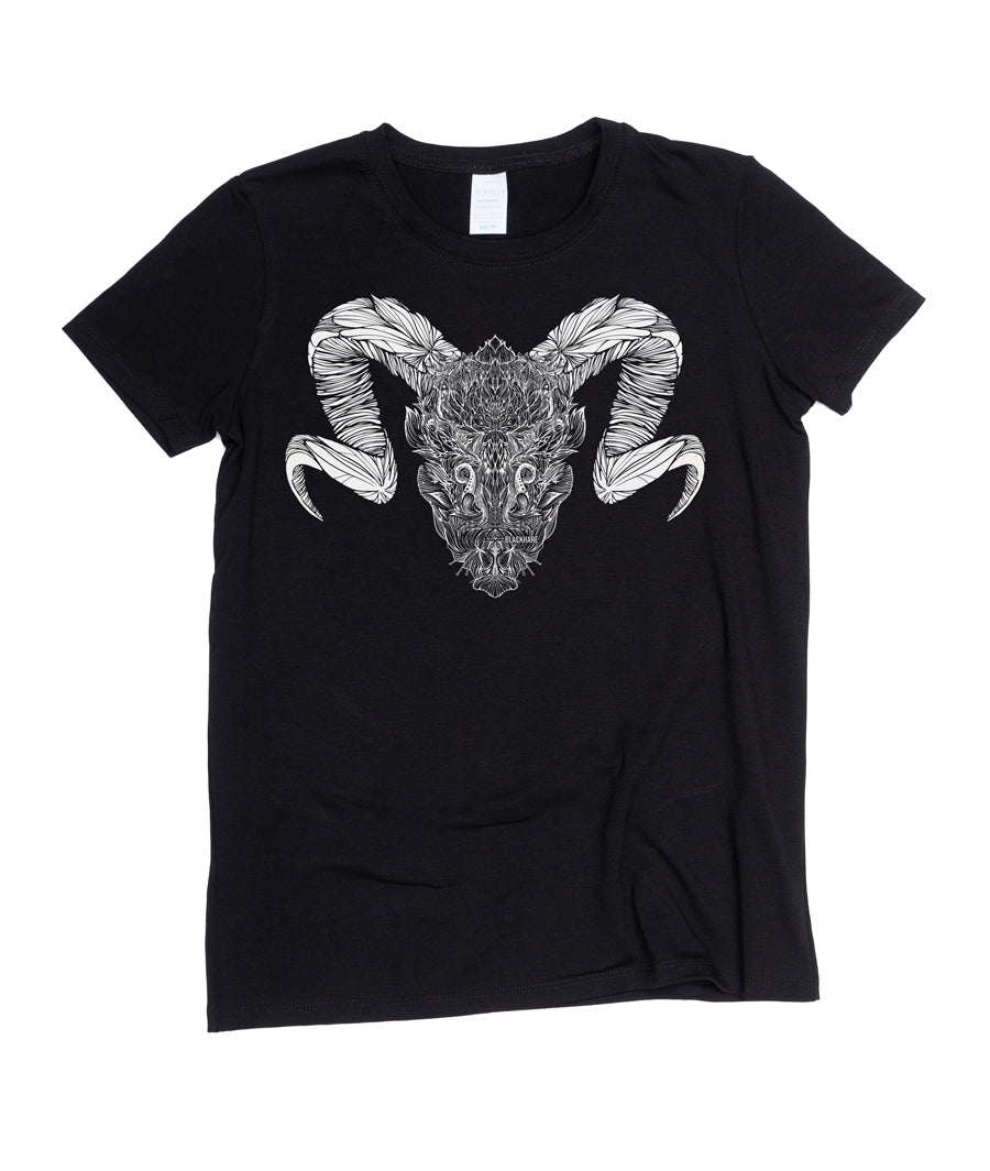 Crâne de bélier - T-shirt ajusté pour femme. 🍁