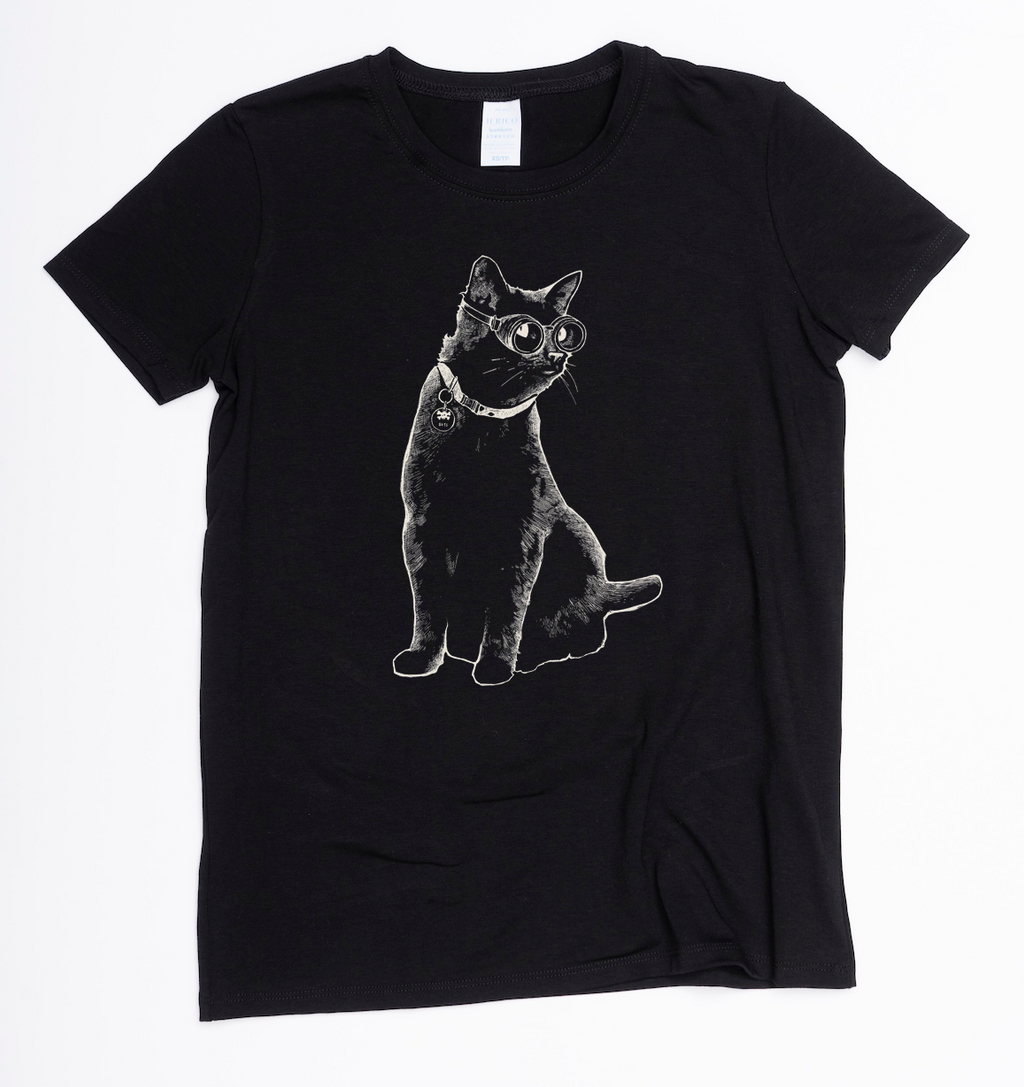 Bits the Cat - Made in Canada Midweight Women's Fit Tee 🍁