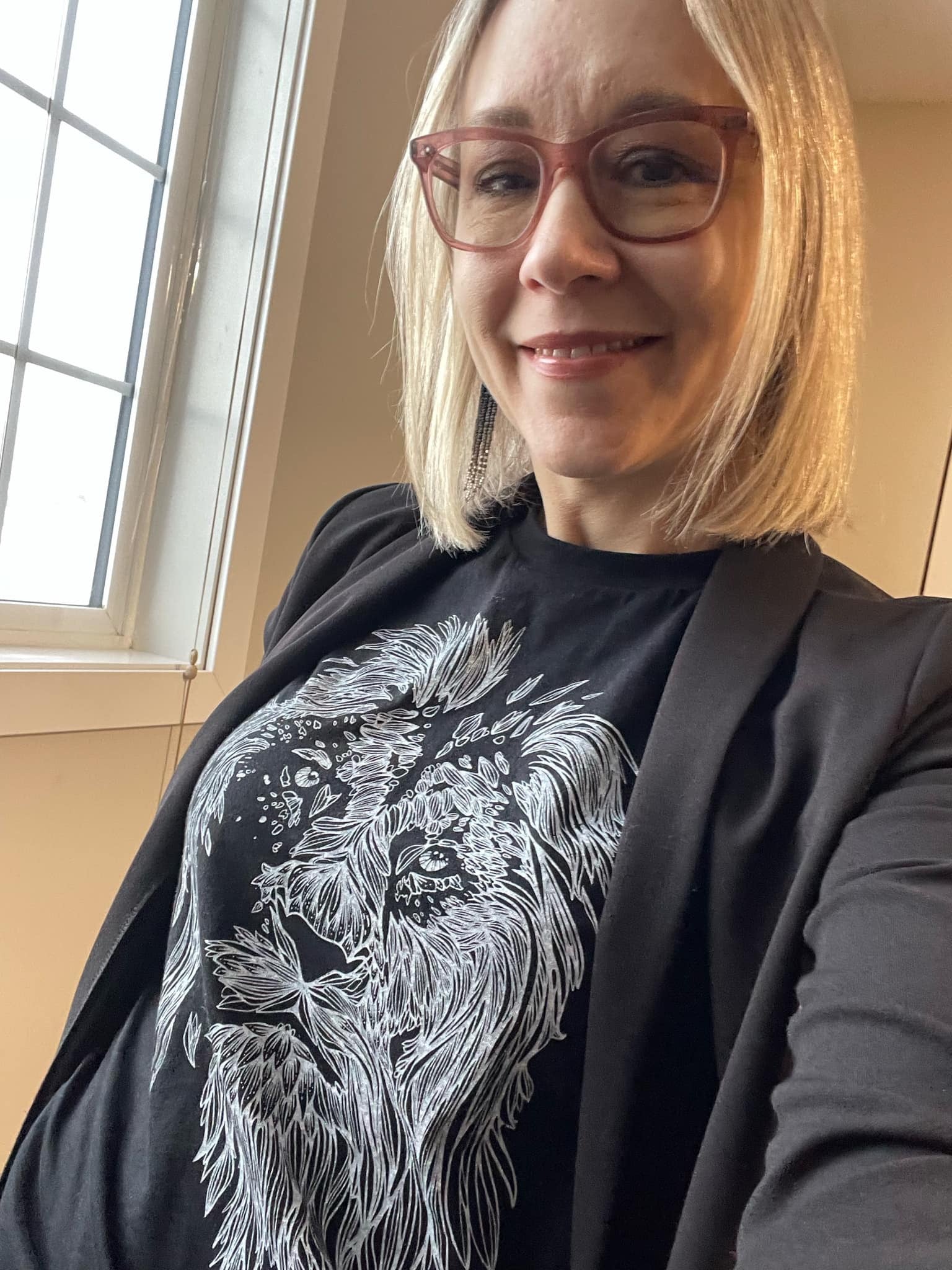 Lionhead - Lightweight Women's Signature Tee