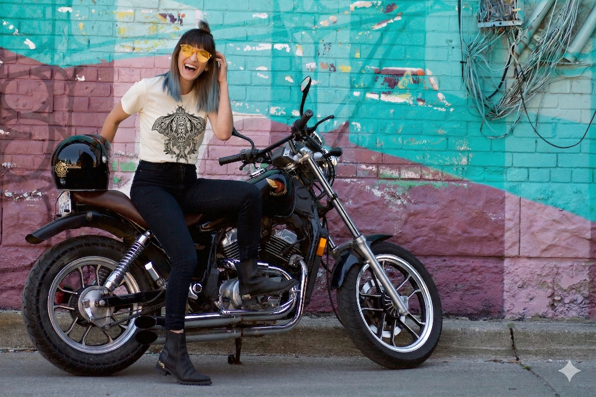 Moth - Lightweight Women's Signature Tee