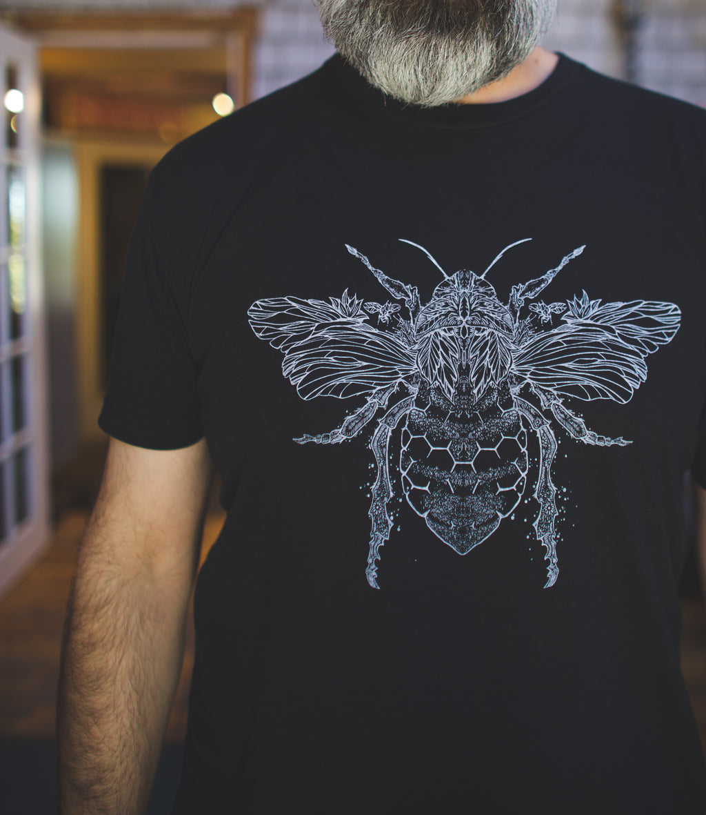 Bee Graphic Tee - Lightweight Signature Tee